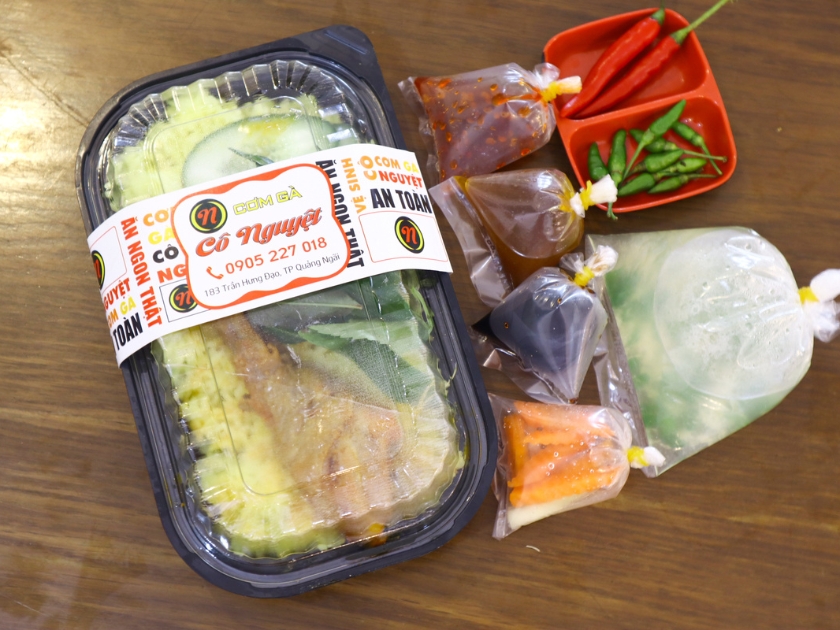 Đặt cơm gà Quảng Ngãi (2)
